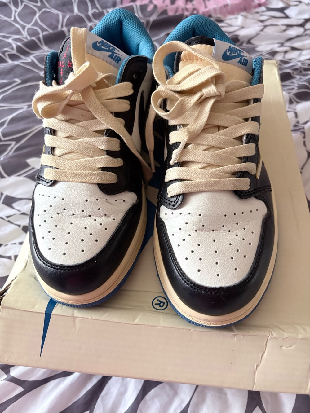 Nike Low-Top Sneakers in White, Black & Blue with Cream Laces